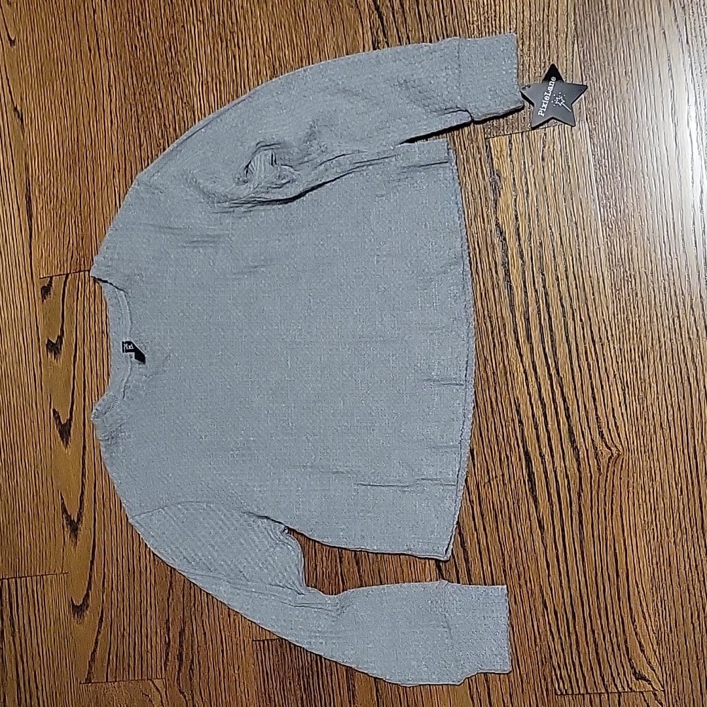 New girls size 4,5,6,7 and 8 grey soft waffle knit cropped shirt